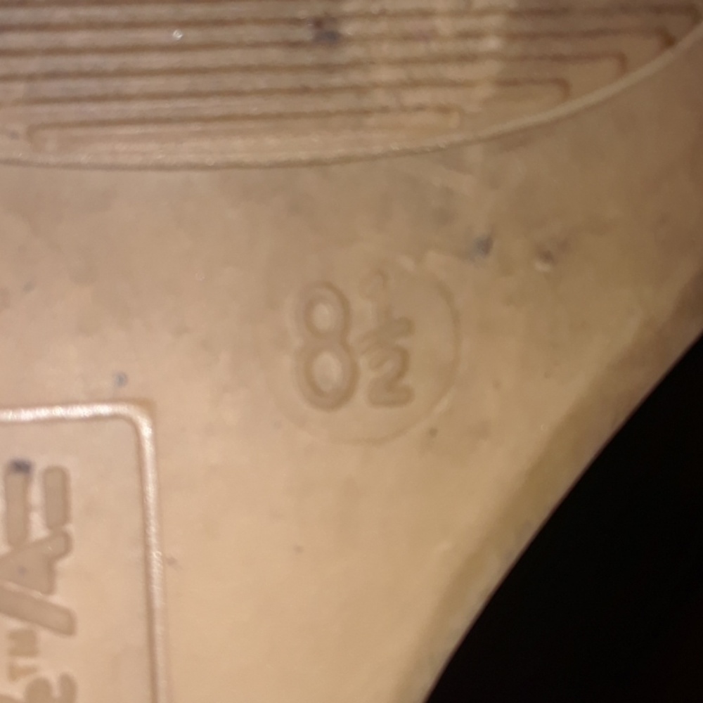 Shoes - Picture 5 of 5